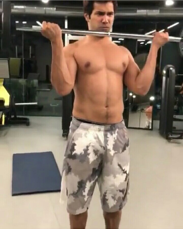 Watch Varun Dhawan Flaunts His Abs As He Sweats It Out In Gym Bollywood Hungama 6050