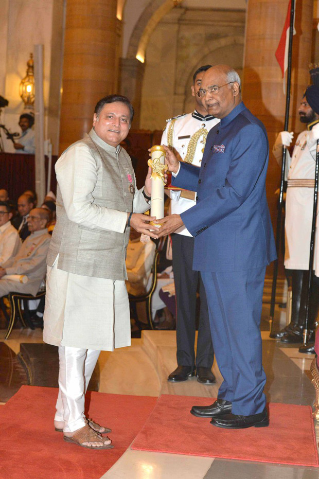 Manoj Joshi conferred with Padma Shri Award by President Ram Nath Kovind at Rashtrapati Bhavan Manoj Joshi conferred with Padma Shri Award by President Ram Nath Kovind at Rashtrapati Bhavan